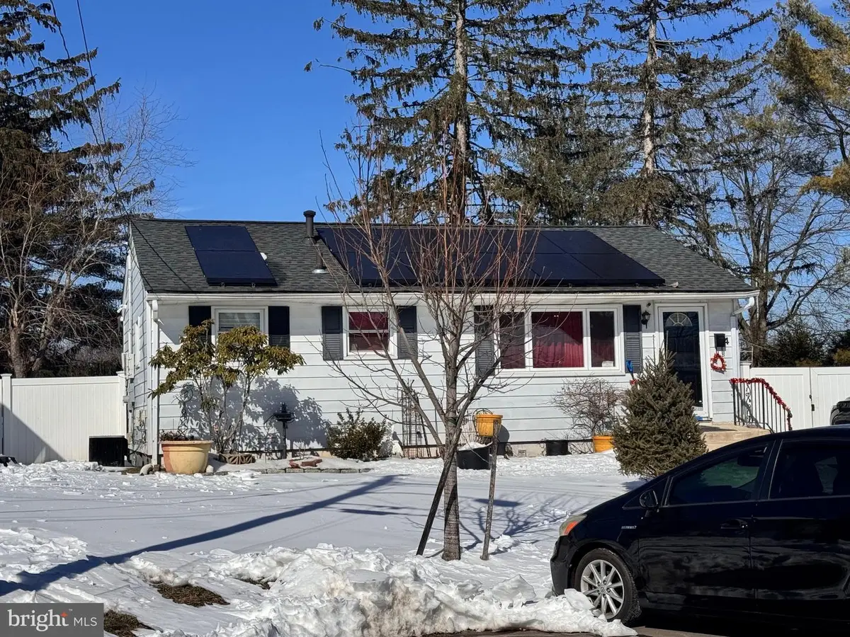 4 Rocky Brook Ct, Hightstown, NJ 08520 - Image #1