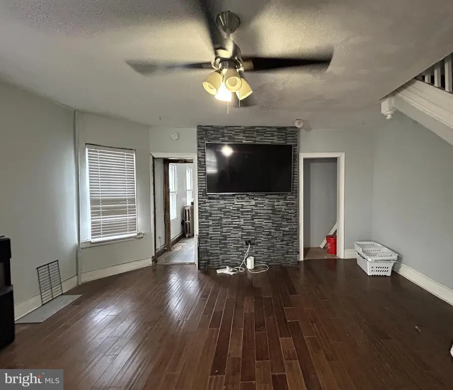 832 Carteret Ave, Trenton, NJ 08618 - #2