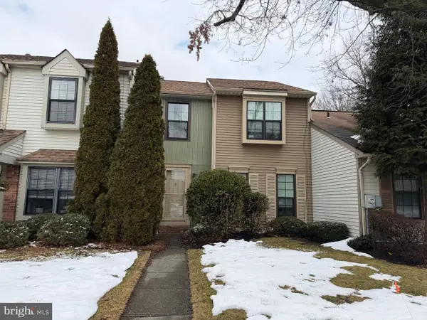 82 Tynemouth Ct, ROBBINSVILLE, NJ 08691