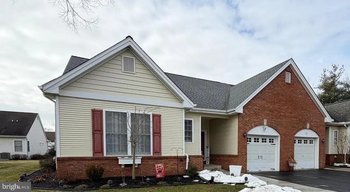 49 Meadowlark Dr, Hamilton, NJ 08690 - #1