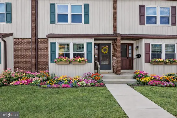 9h Shirley Ln, LAWRENCE TOWNSHIP, NJ 08648