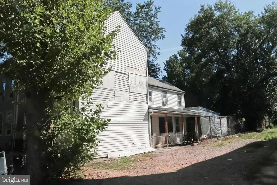 526 Lamberton St, Trenton, NJ 08611 - #3