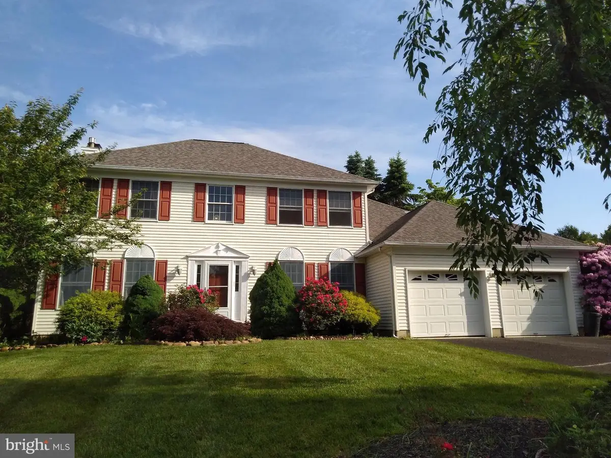 4 Barrington Dr, West Windsor, NJ 08550 - #1