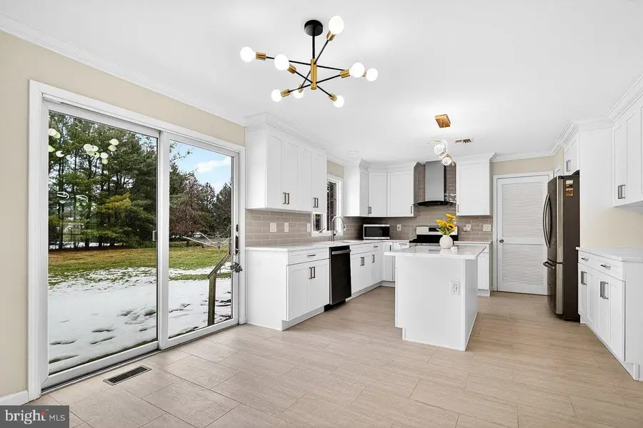 4 Barrington Dr, West Windsor, NJ 08550 - #3