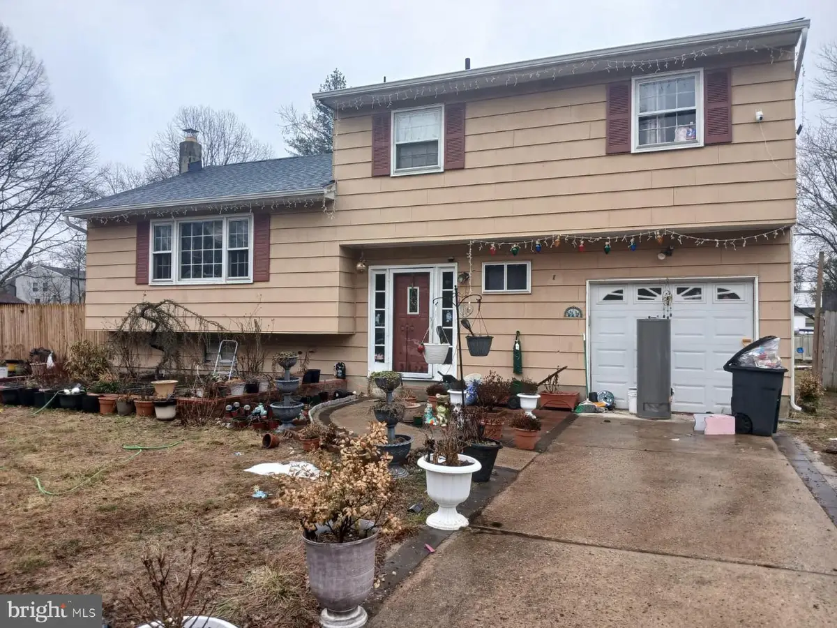 13 Meadow Ln, East Windsor, NJ 08520 - #1