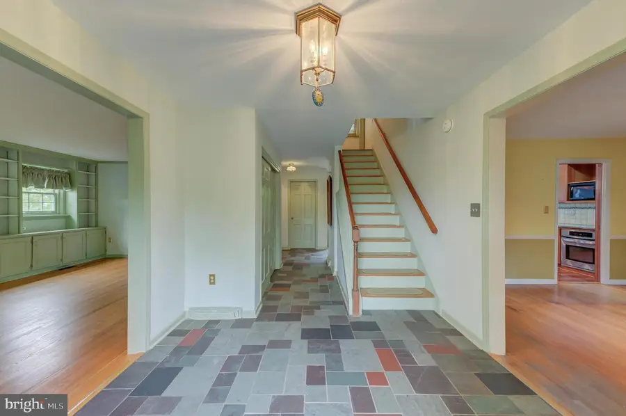 19 Farm Rd, Ewing, NJ 08638 - #2