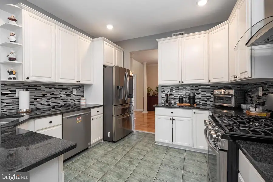 3 Wycklow Dr, Trenton, NJ 08691 - #2