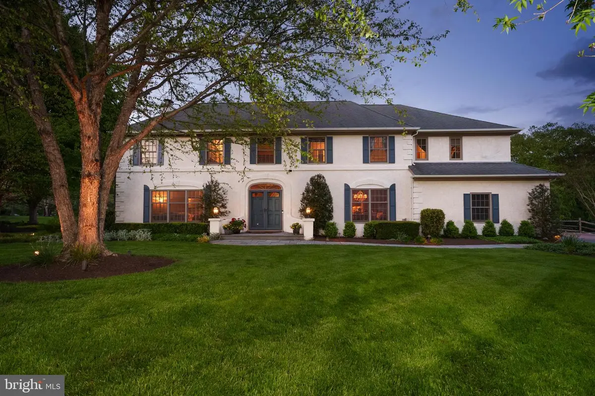 4 Chatsworth Ct, Lawrence, NJ 08648 - #1