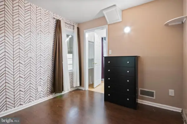 16 Clover Ave, TRENTON, NJ 08638