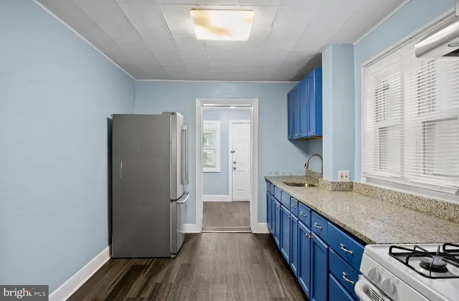 33 Oak St, Trenton, NJ 08618 - #3