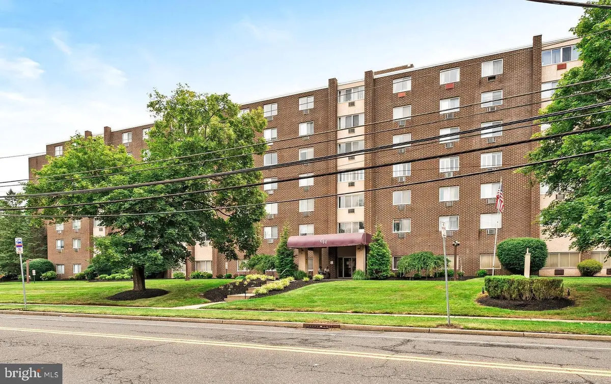 860 Lower Ferry Rd #4c, Ewing, NJ 08628 - #1