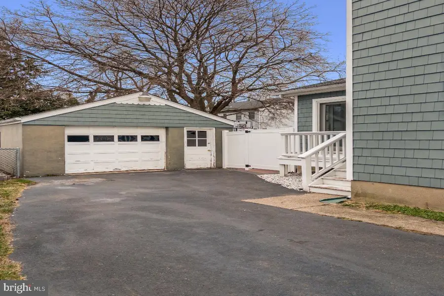 210 Kuser Rd, Hamilton, NJ 08619 - #3