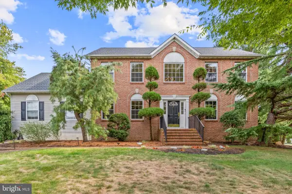 3 Sara Dr, ROBBINSVILLE, NJ 08691