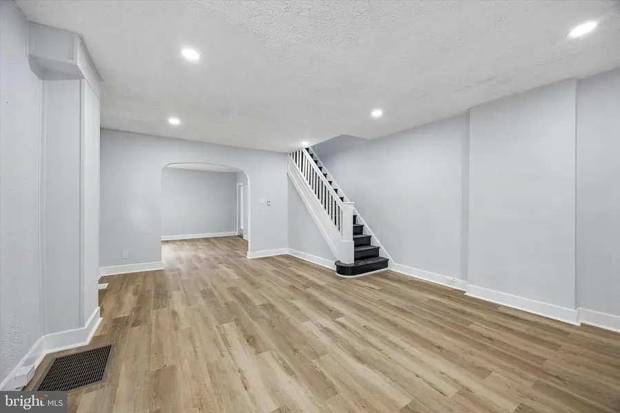 42 Laurel Ave, Trenton, NJ 08618 - #3