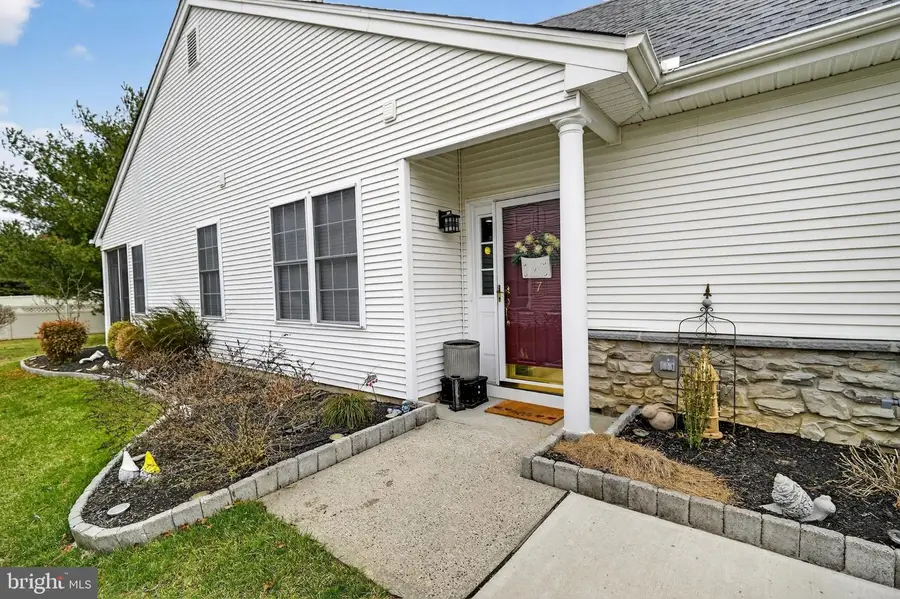 137 Burholme Dr, Hamilton, NJ 08691 - #3