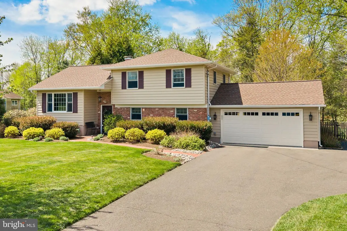 3 Sioux Rd, Pennington, NJ 08534 - #1
