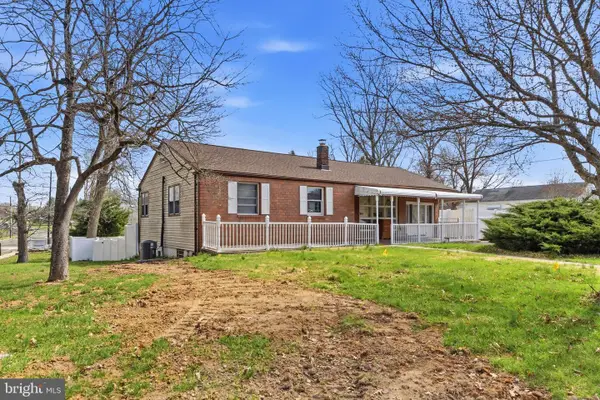 360 Hollowbrook, EWING, NJ 08638