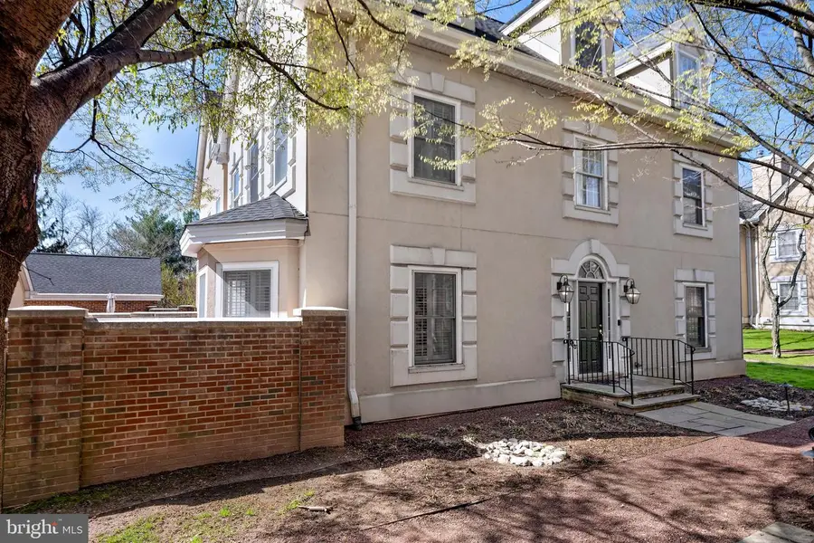 3 Governors Ln, Princeton, NJ 08540 - #2