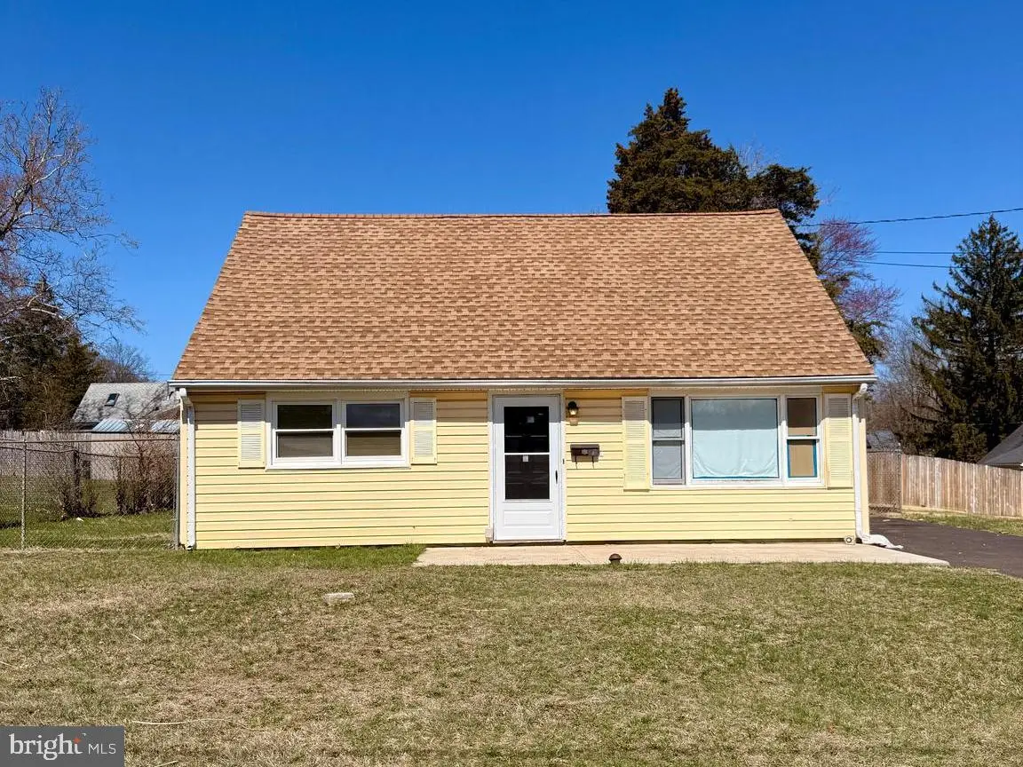 27 Walton Ave, Ewing, NJ 08618 - #1