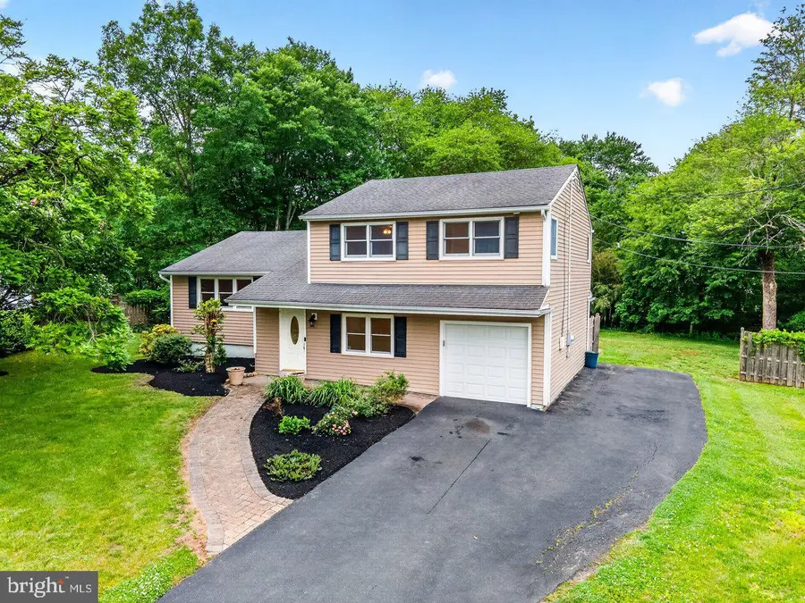 14 Windsor Dr, Princeton Junction, NJ 08550 - #2