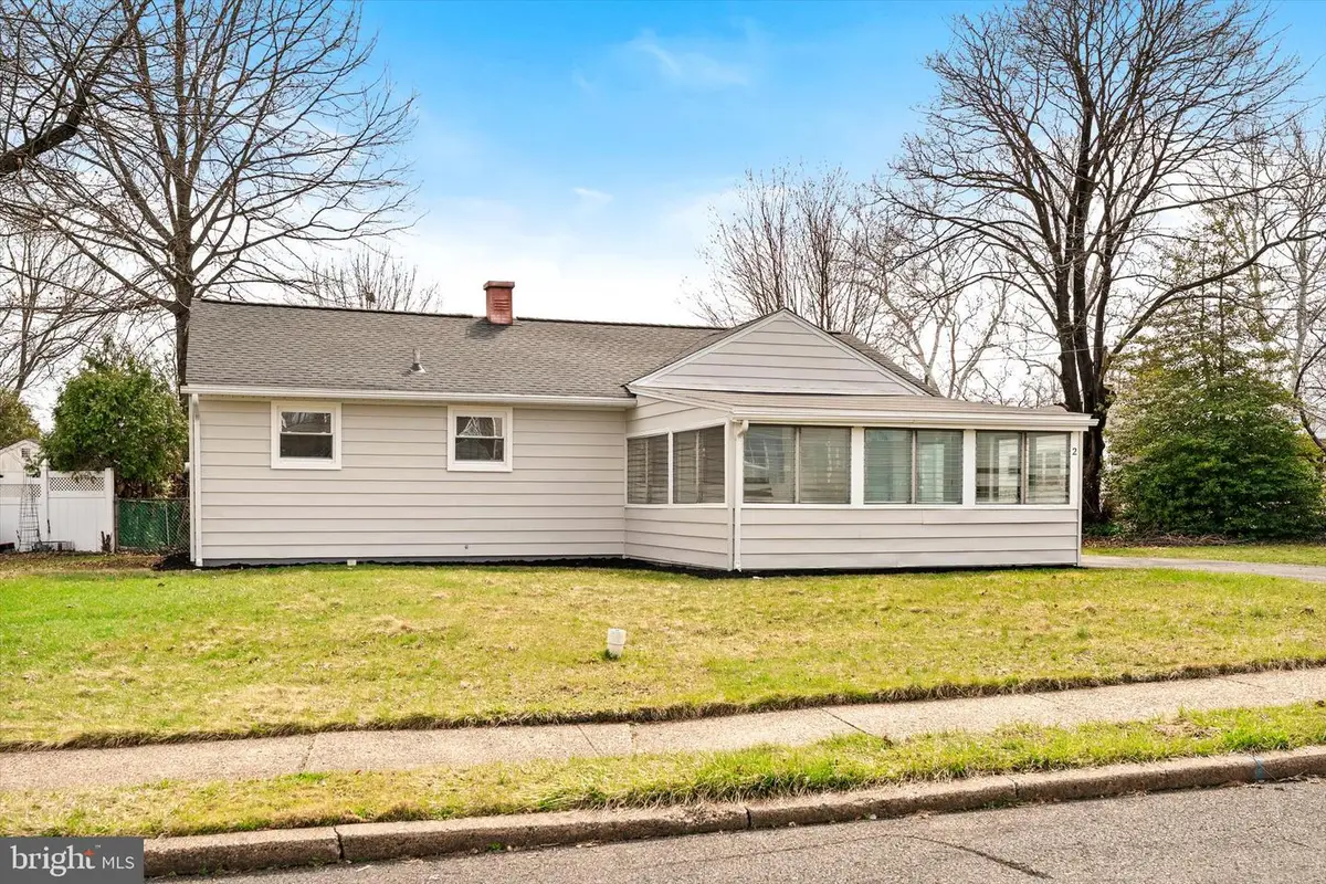 2 Shelburne Dr, Ewing, NJ 08638 - #1