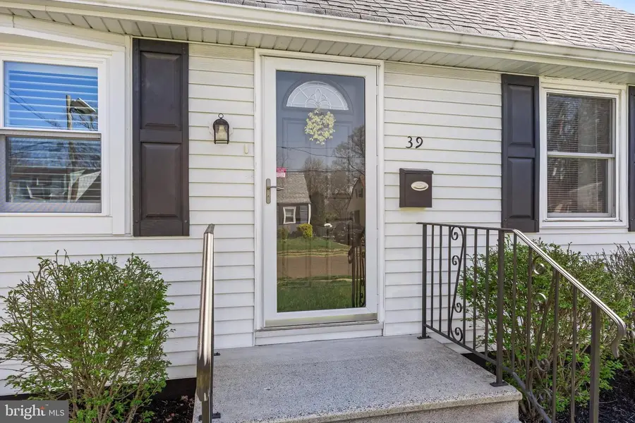 39 Longwood Dr, Hamilton, NJ 08620 - #3