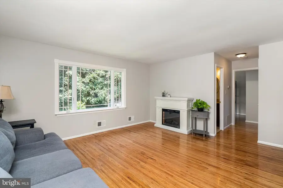 14 Ovington Dr, Hamilton, NJ 08620 - #3