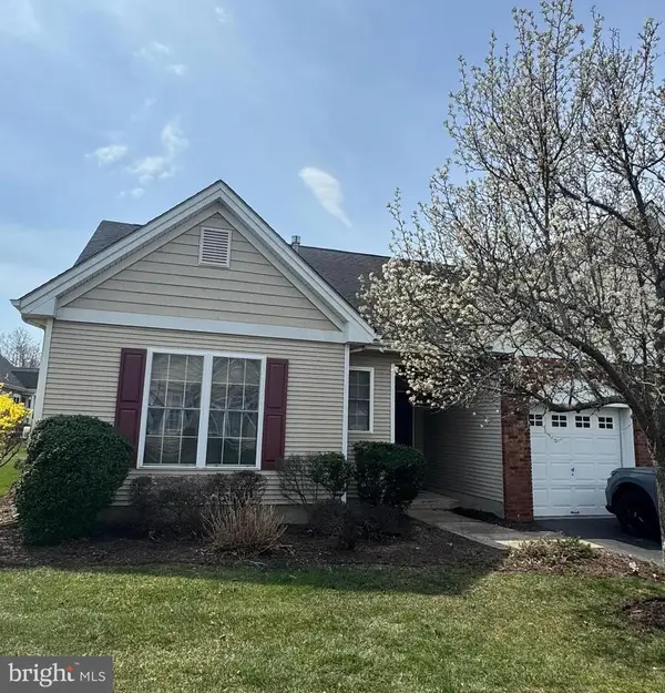 23 Goldfinch Dr, HAMILTON, NJ 08690