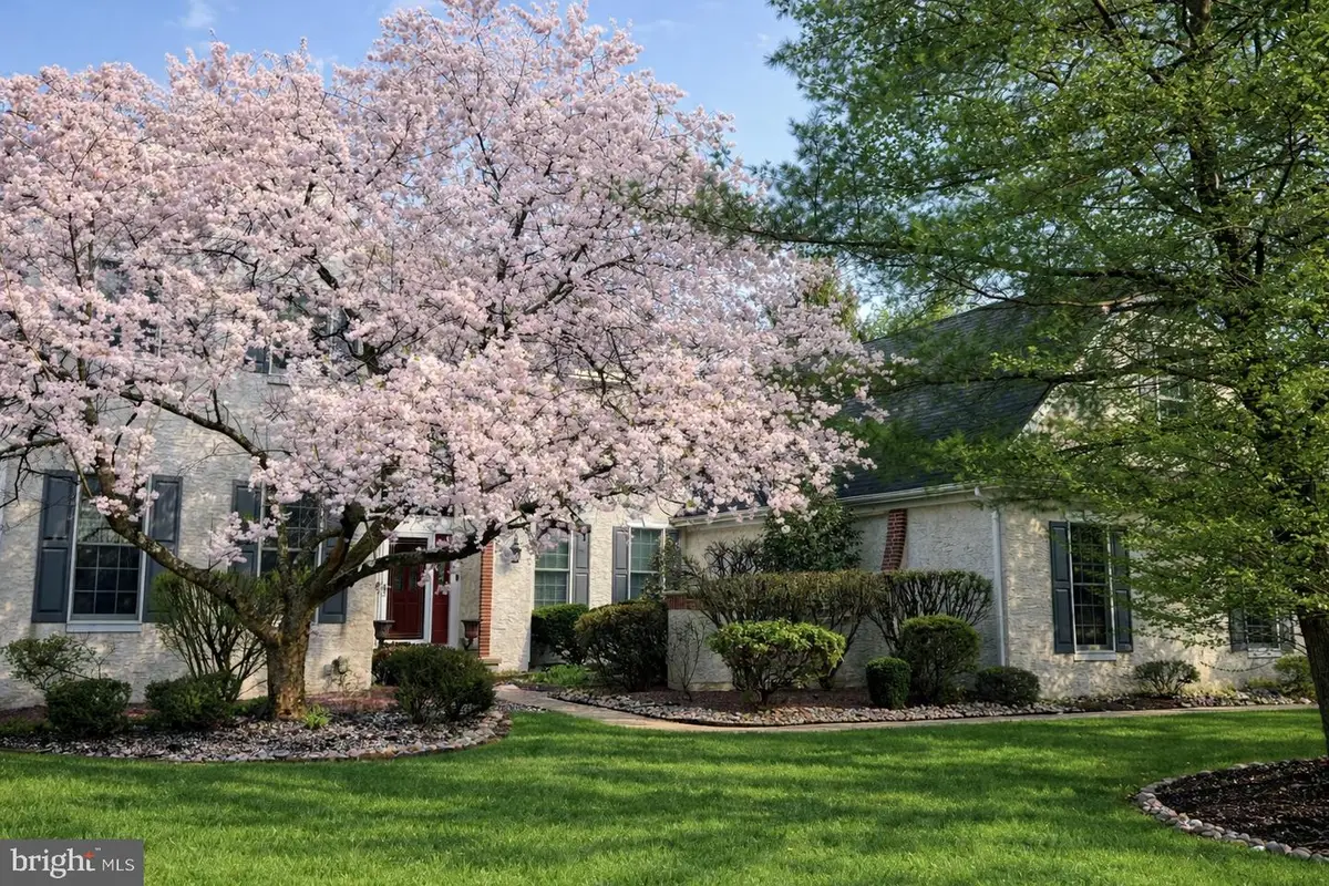 4 N Longfellow Dr, Princeton Junction, NJ 08550 - #1