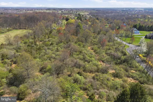 2 Hansens Cor, TITUSVILLE, NJ 08560