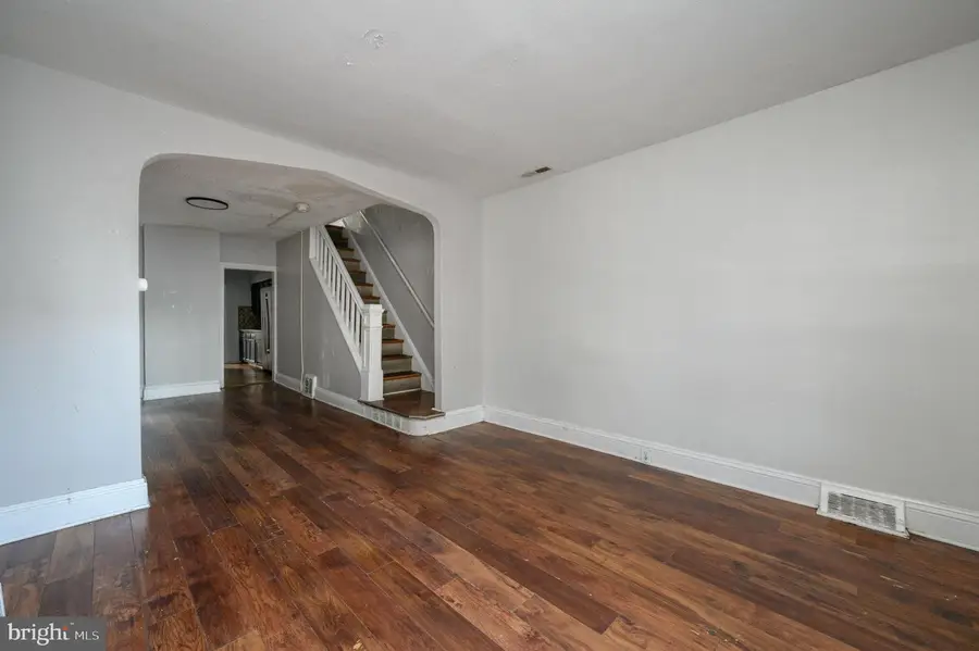 811 Anderson St, Trenton, NJ 08611 - #3