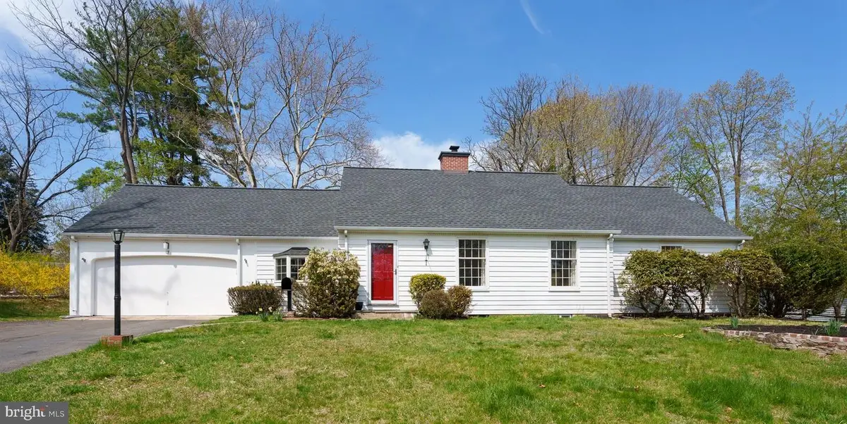 17 Park Ave, Pennington, NJ 08534 - #1