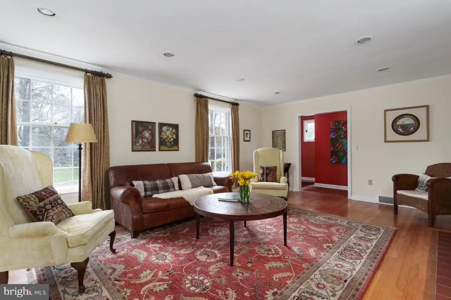 17 Park Ave, Pennington, NJ 08534 - #3