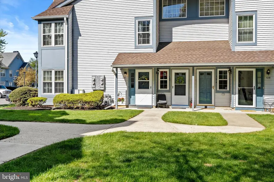 121 Andover Pl, Robbinsville, NJ 08691 - #2