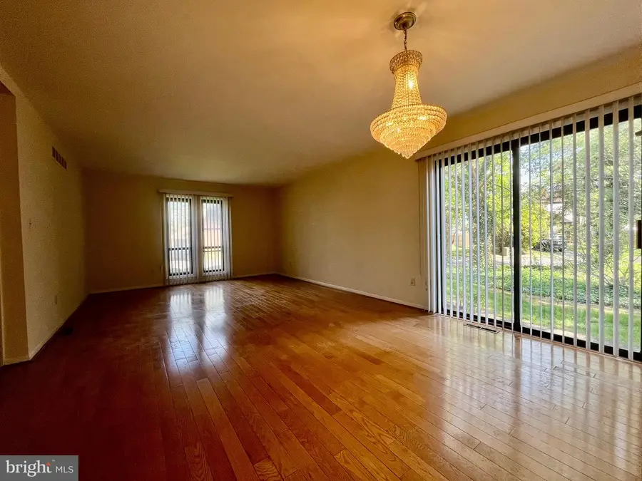 4 Robertson Rd, East Windsor, NJ 08520 - #2