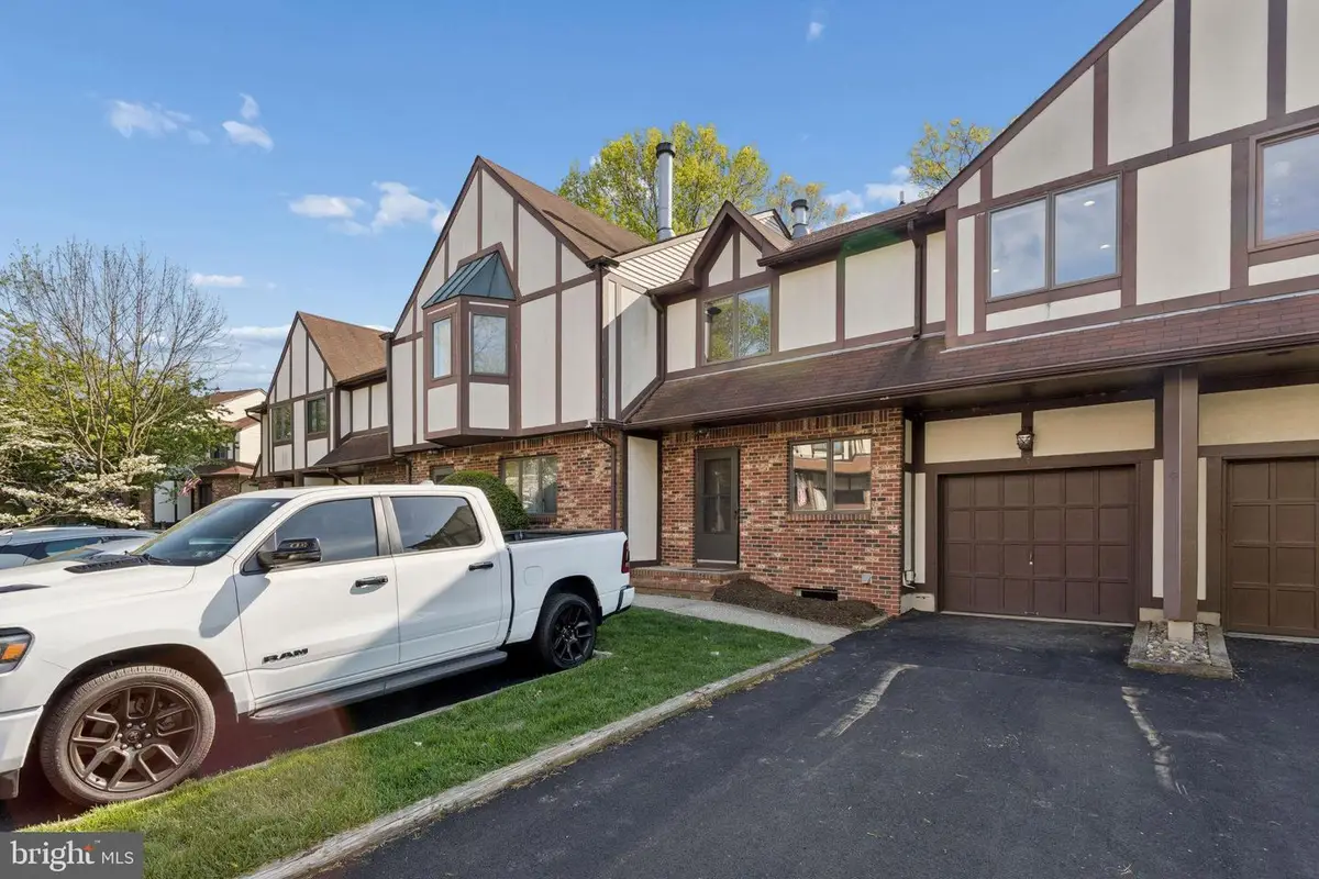 3 Cambridge Dr, Ewing, NJ 08628 - #1