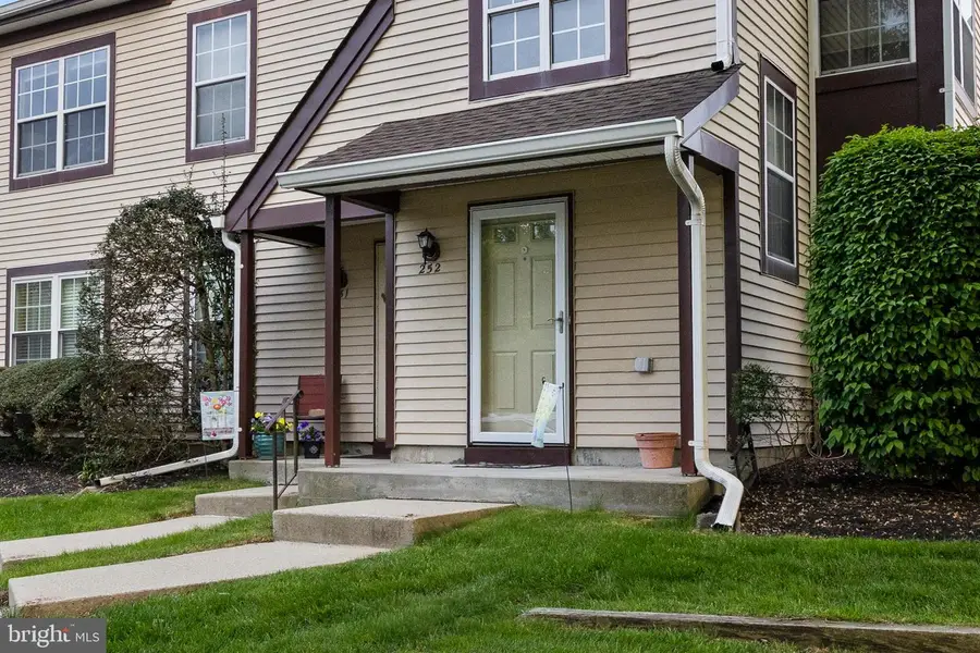 252 Andover Pl, Robbinsville, NJ 08691 - #3