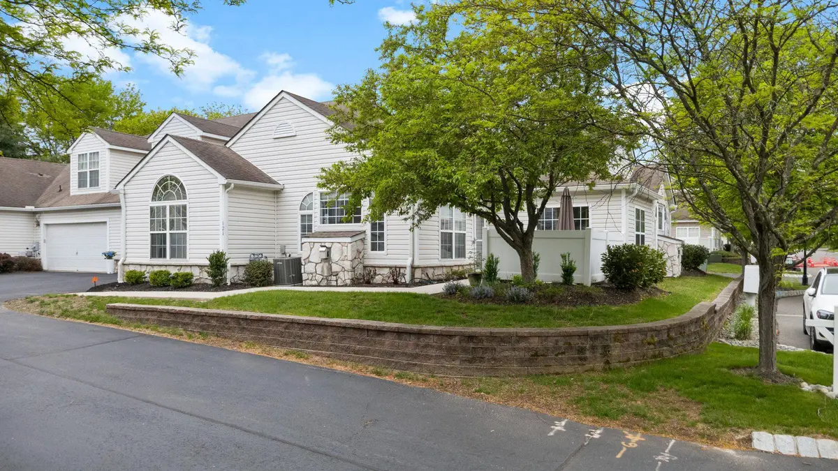 121 Traditions Way, Lawrenceville, NJ 08648 - #1