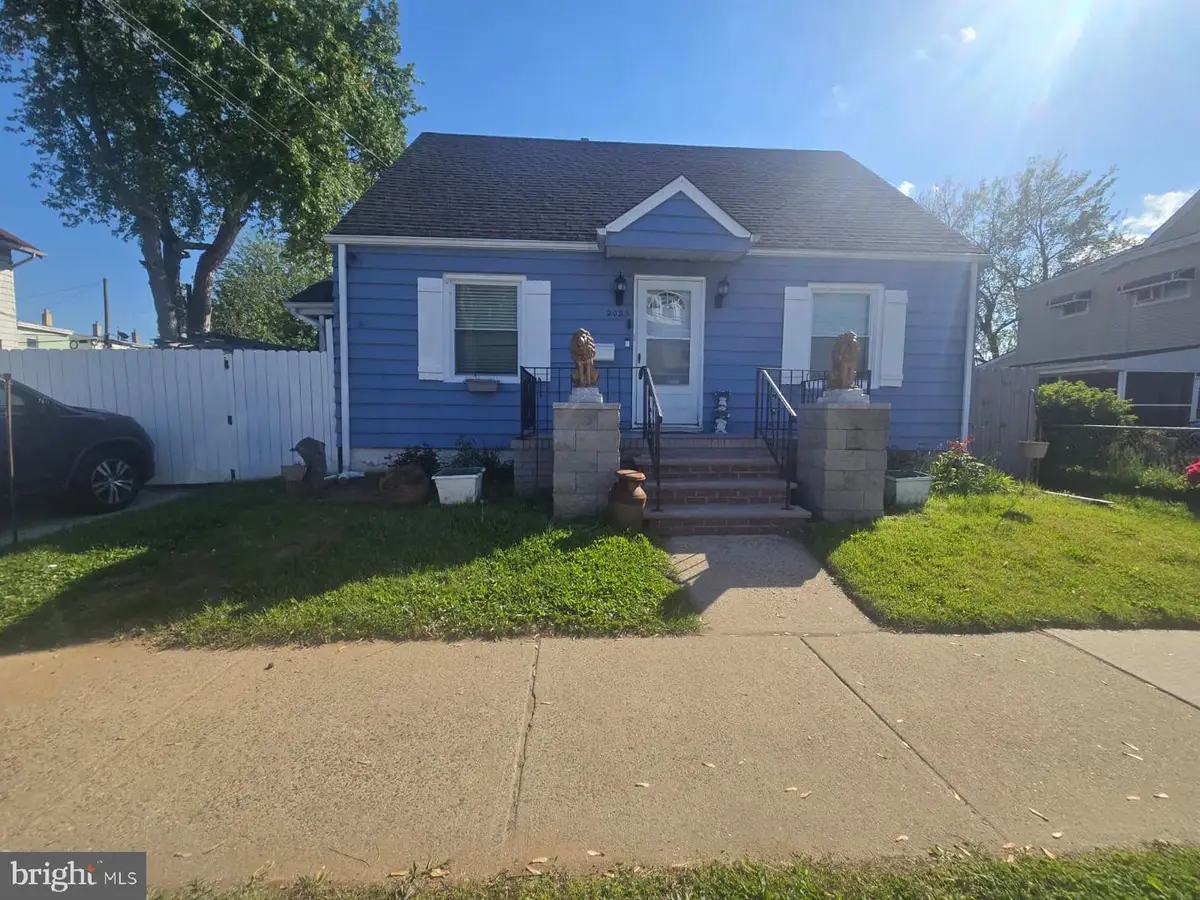 2025 S Clinton Ave, Hamilton, NJ 08610 - #1
