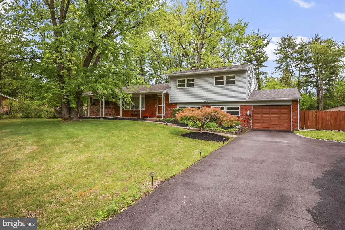13 Glenview Dr, Princeton, NJ 08540 - #1