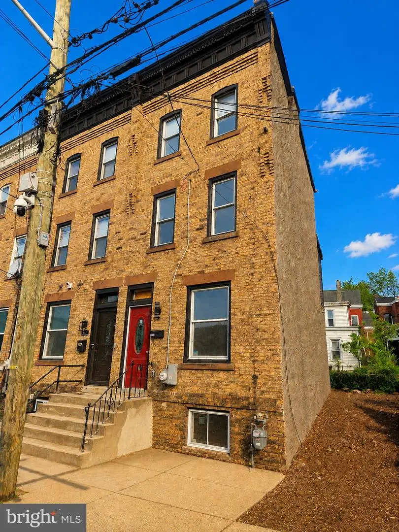 498 Hanover St, Trenton, NJ 08618 - #1