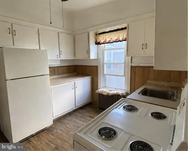 27 Kent St, Trenton, NJ 08611 - #1