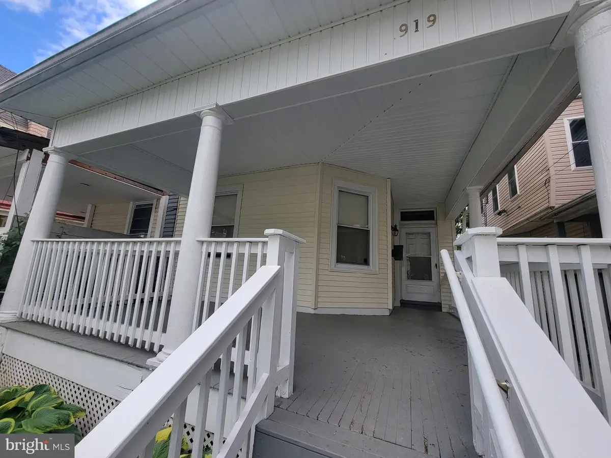 919 Carteret Ave, Trenton, NJ 08618 - #1