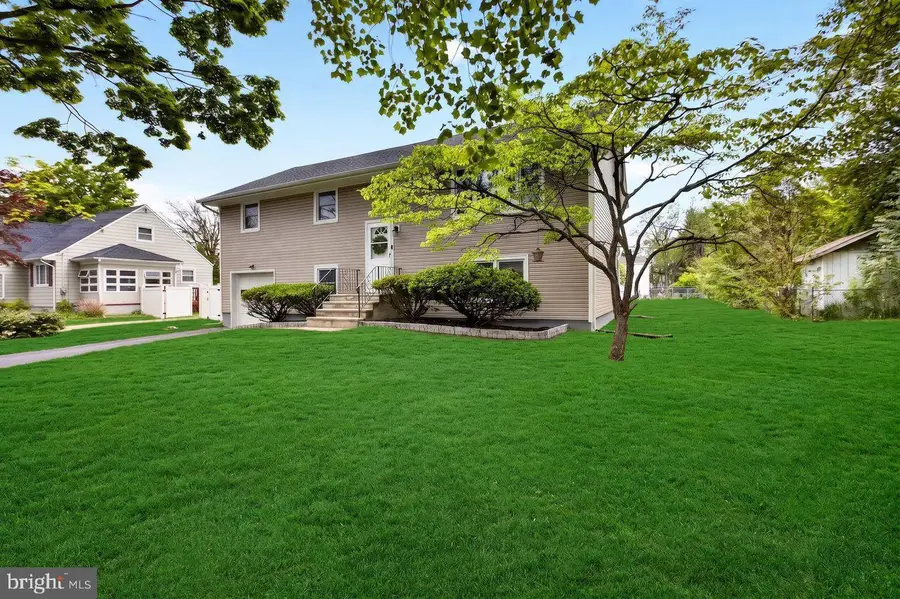 216 Sunset Ave, Hightstown, NJ 08520 - #2