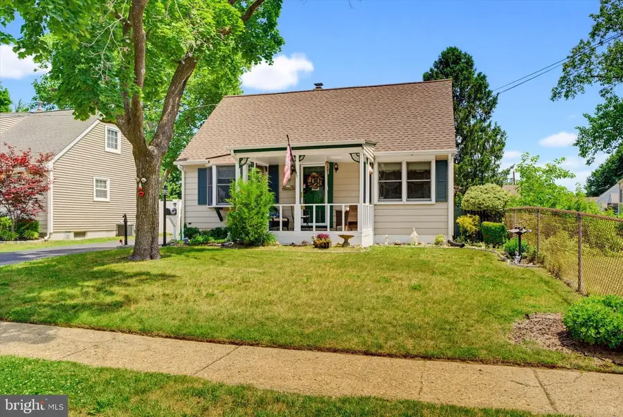 49 Longwood Dr, Hamilton, NJ 08620 - #2
