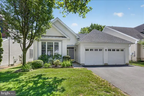 132 Einstein Way, CRANBURY, NJ 08512