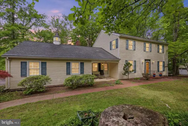 28 Forest, EWING, NJ 08628