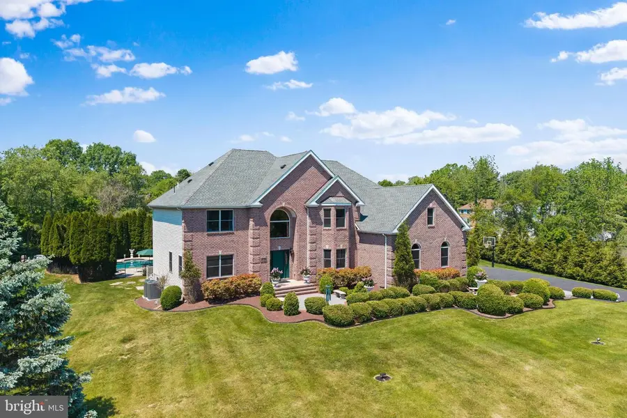 3 Roosevelt Ave, Pennington, NJ 08534 - #2
