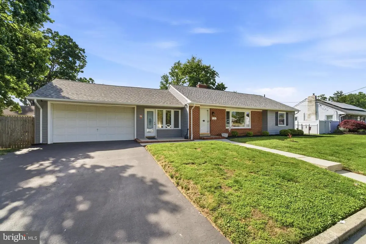 223 Colonial Ave, Hamilton, NJ 08610 - #1