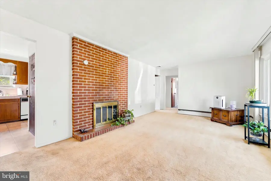 223 Colonial Ave, Hamilton, NJ 08610 - #3